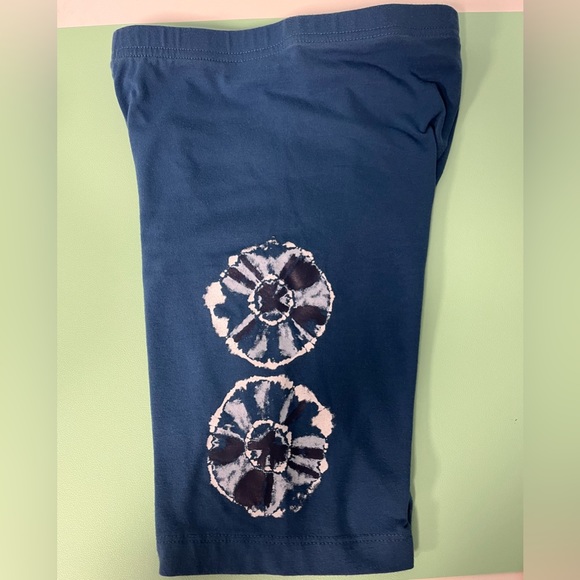 Old Navy Navy Blue Biker Shorts with Blueberry Print, Kids size 10-12 Large - Picture 3 of 4